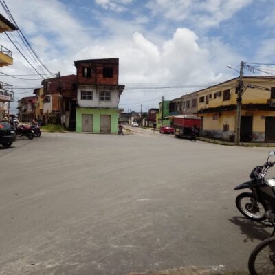 VEREADOR EDVALDO GOMES REIVINDICA CANTEIRO CENTRAL NO BAIRRO NELSON COSTA.