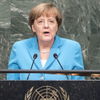 Parlamento alemão elege novo chanceler e encerra mandado de 16 anos de Angela Merkel