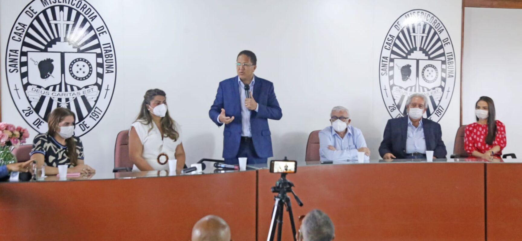 Prefeito Augusto Castro anuncia a reabertura do Hospital São Lucas 100% SUS