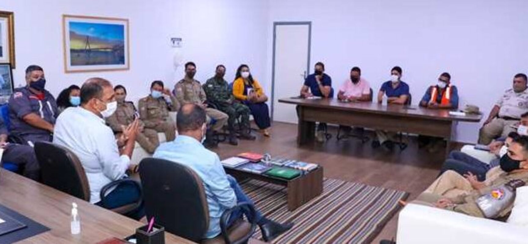 Prefeito Mário Alexandre faz reunião para definir ações emergenciais em áreas afetadas pelas chuvas