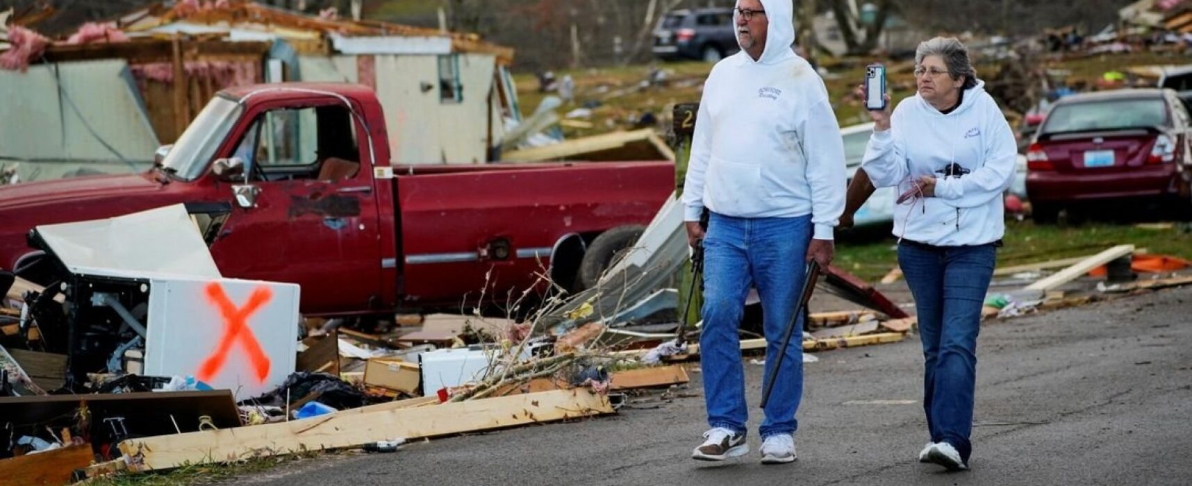 Tornados matam dezenas de pessoas no Kentucky, nos EUA