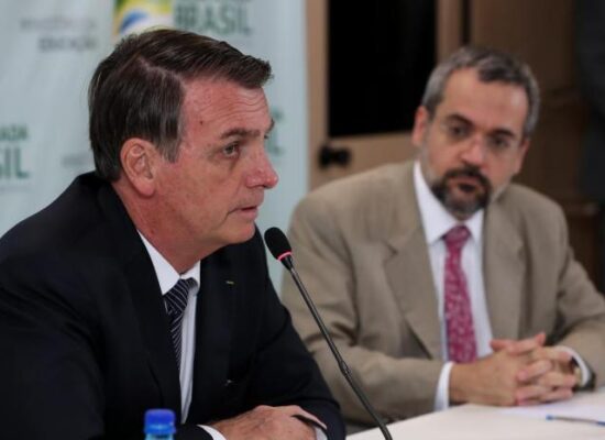 Bolsonaro se irrita com críticas de Abraham Weintraub ao governo