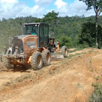 Camacã recupera estradas vicinais com apoio do Governo do Estado