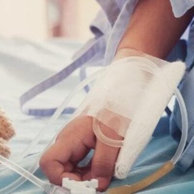 Cartórios registraram 324 mortes de crianças de 5 a 11 anos por Covid-19 desde o início da pandemia