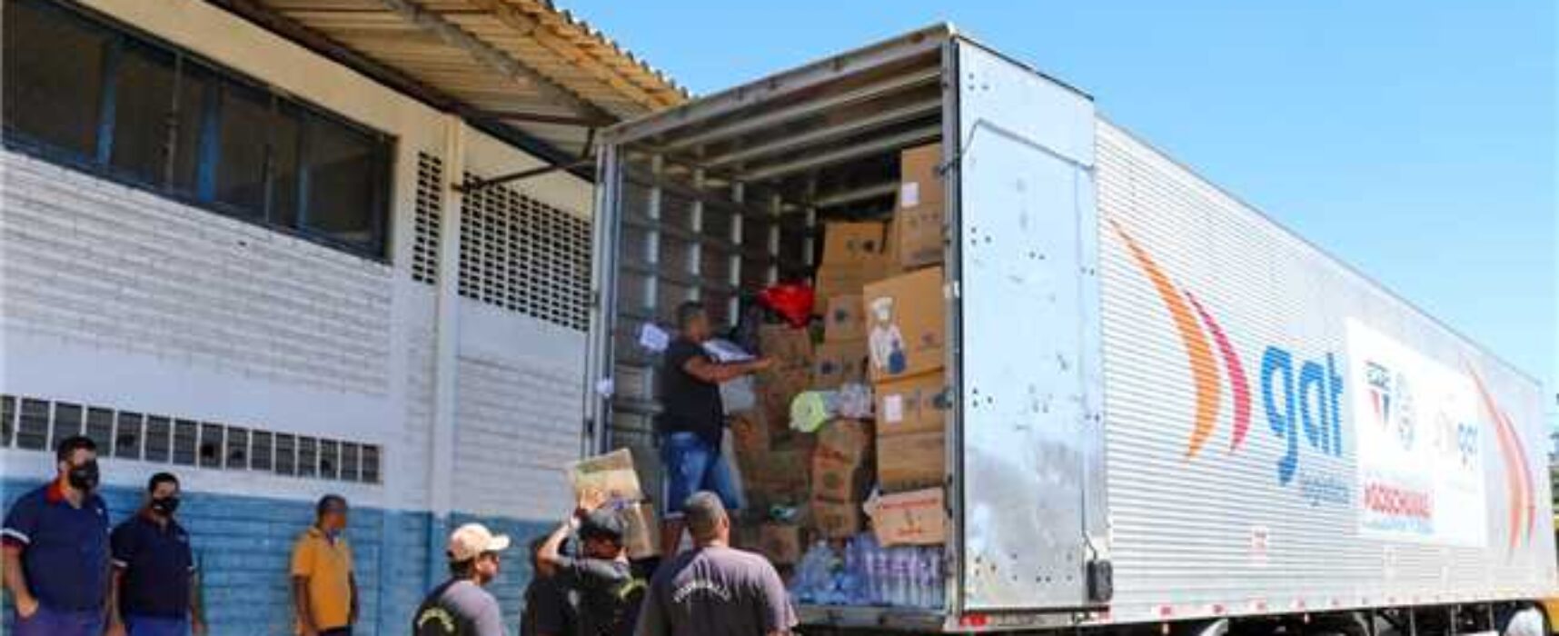 Clubes São Paulo e Bahia doam 40 toneladas de alimentos para vítimas das chuvas em Ilhéus e região