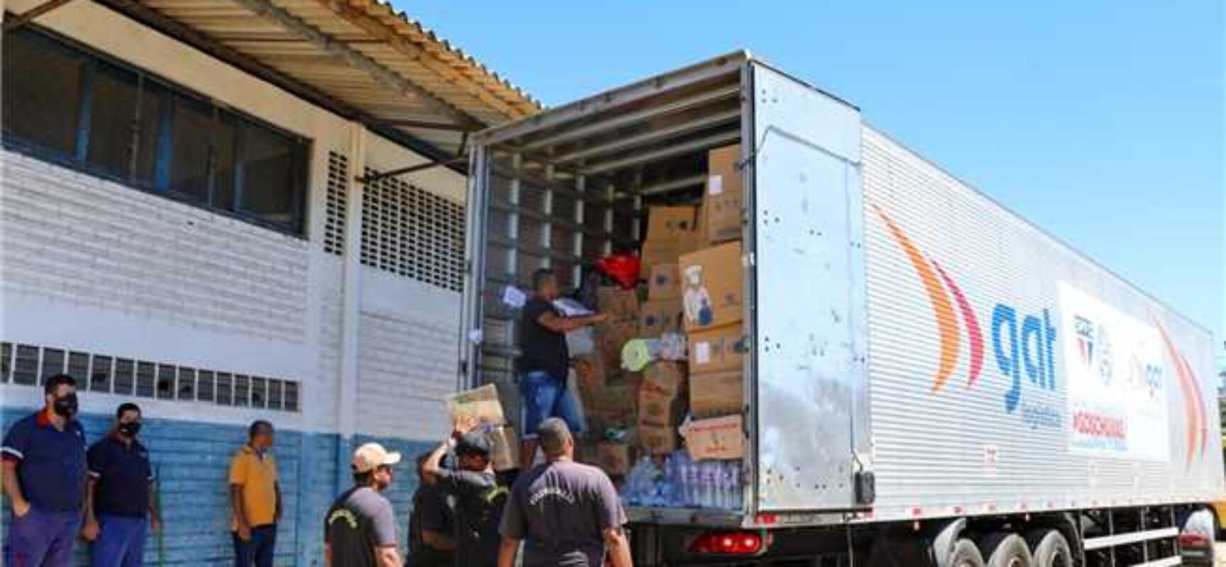 Clubes São Paulo e Bahia doam 40 toneladas de alimentos para vítimas das chuvas em Ilhéus e região