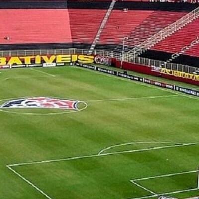 Com surto de Covid-19, Vitória suspende atividades do futebol profissional