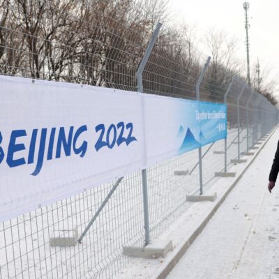 Covid-19: Pequim aumenta vigilância com alta de casos antes dos Jogos