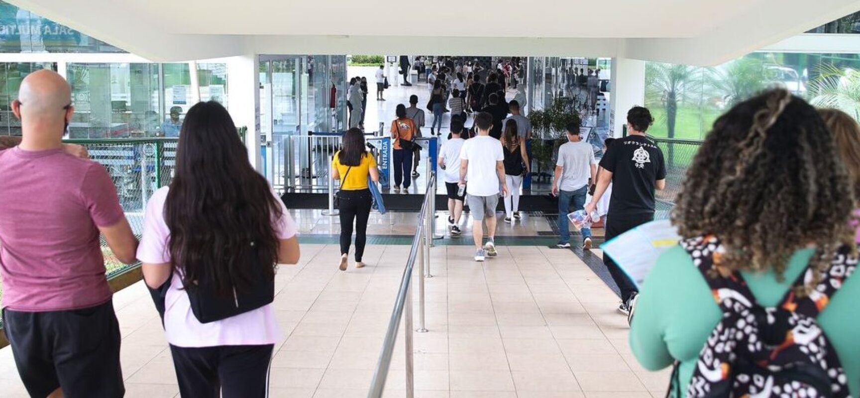 Enem: contribuição de mulheres nas ciências da saúde foi tema de redação deste domingo