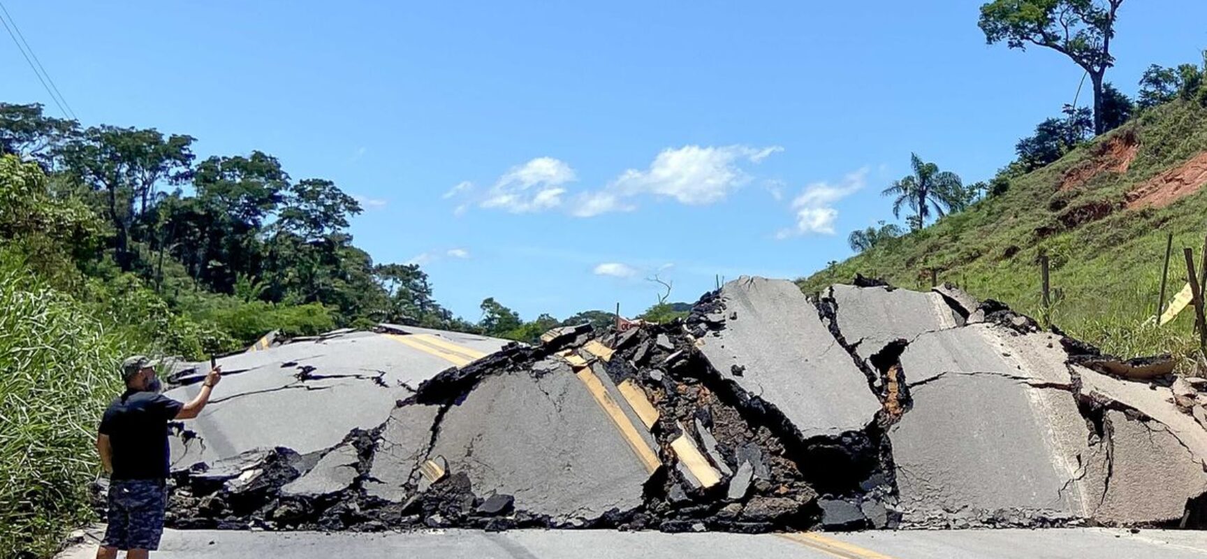 Mais de 100 pontos de rodovias de Minas Gerais seguem interditados