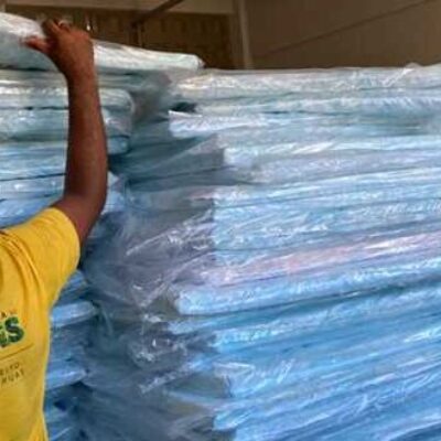 Moradores de Ilhéus recebem doações da BAMIN; empresa destinou R$ 100 mil em produtos