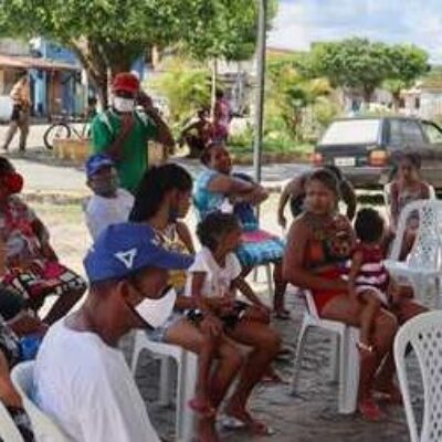 Mutirão oferta serviços e realiza entrega de donativos para moradores do Banco da Vitória