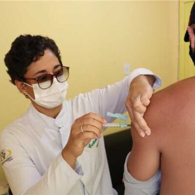 Prefeitura de Ilhéus convoca população para tomar 3ª dose contra a Covid-19