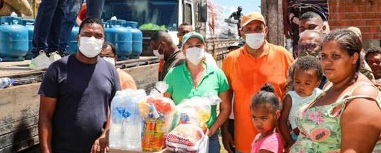 Prefeitura de Ilhéus entrega donativos e leva serviços à comunidade de Vila Cachoeira