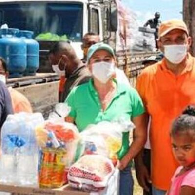 Prefeitura de Ilhéus entrega donativos e leva serviços à comunidade de Vila Cachoeira