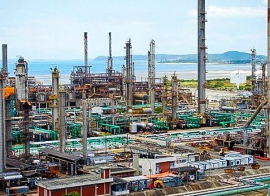 Após privatização de refinaria, Bahia tem combustível mais caro que Petrobras