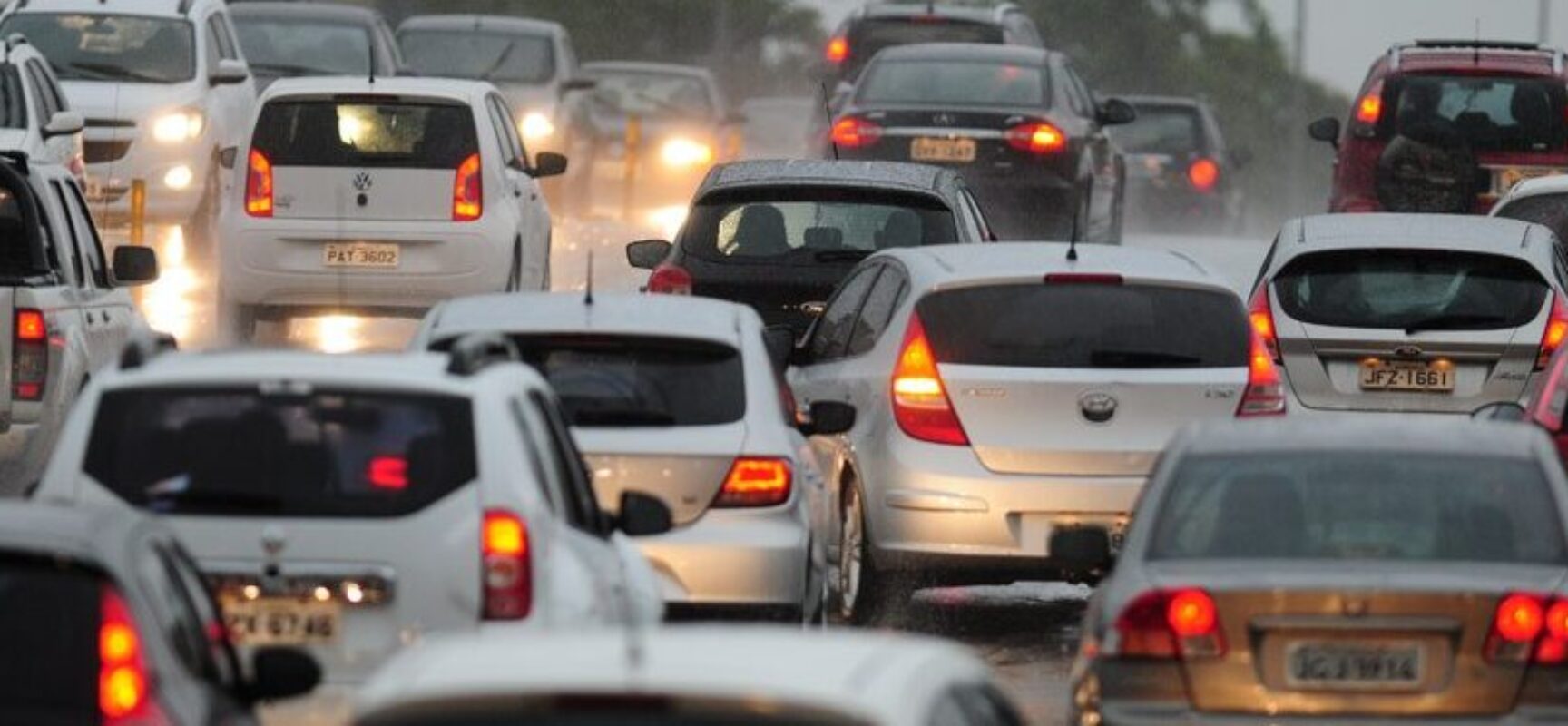 Bolsonaro sanciona pena a quem divulgar infração de trânsito nas redes