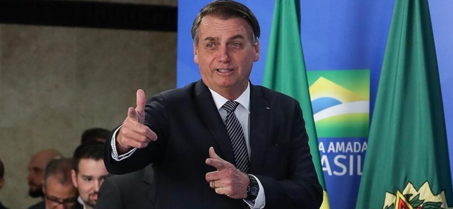 Equipe de Bolsonaro quer reduzir rejeição a menos de 40% até julho