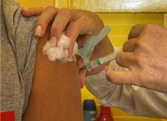 Ilhéus realiza mutirão de vacinação na Central de Abastecimento da Urbis neste sábado (12)