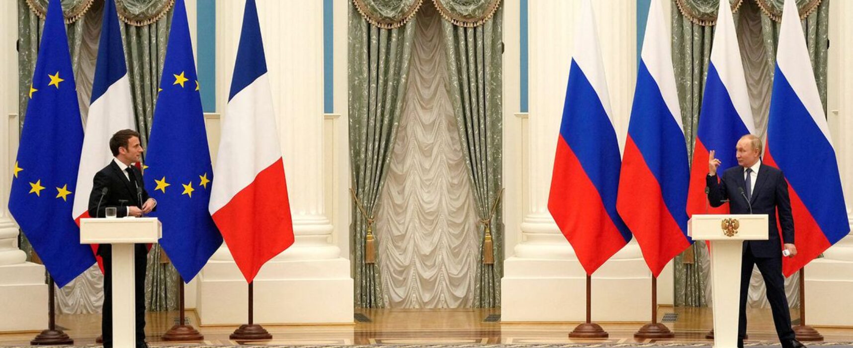 Macron pede calma para resolução de crise na Ucrânia