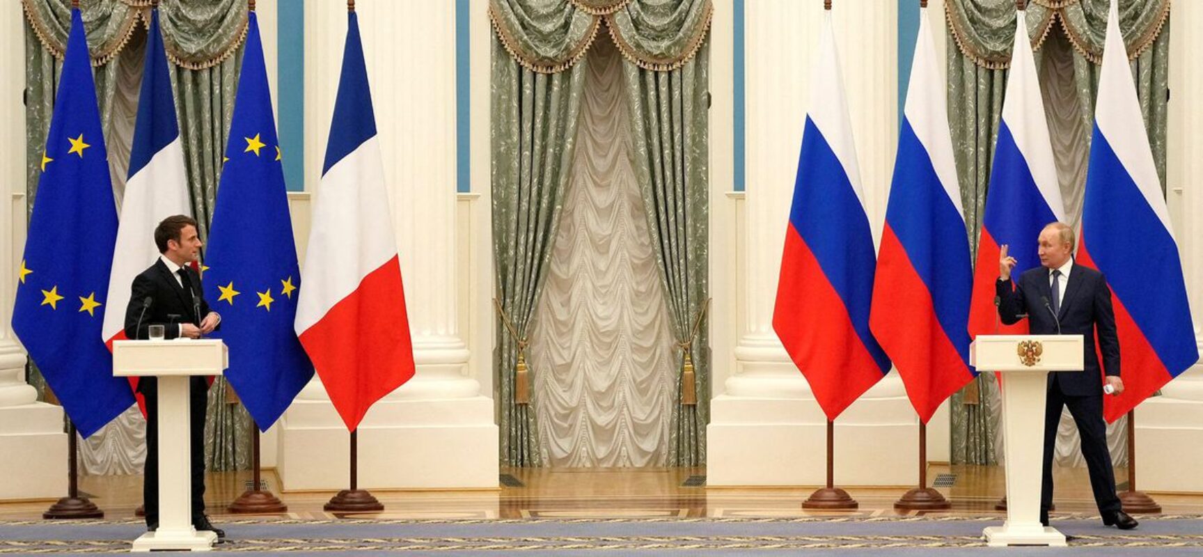 Macron pede calma para resolução de crise na Ucrânia