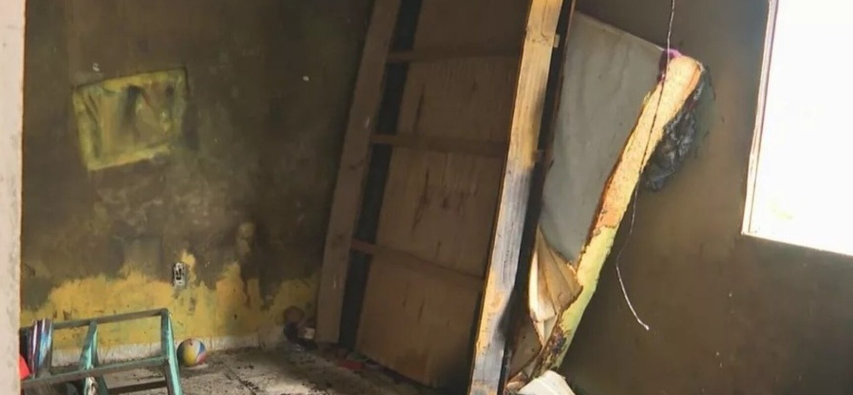 Mãe de criança morta em incêndio é presa na Bahia