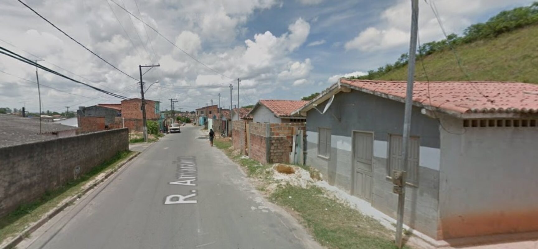 Mulher mata marido de amiga a facadas durante aniversário em Camaçari