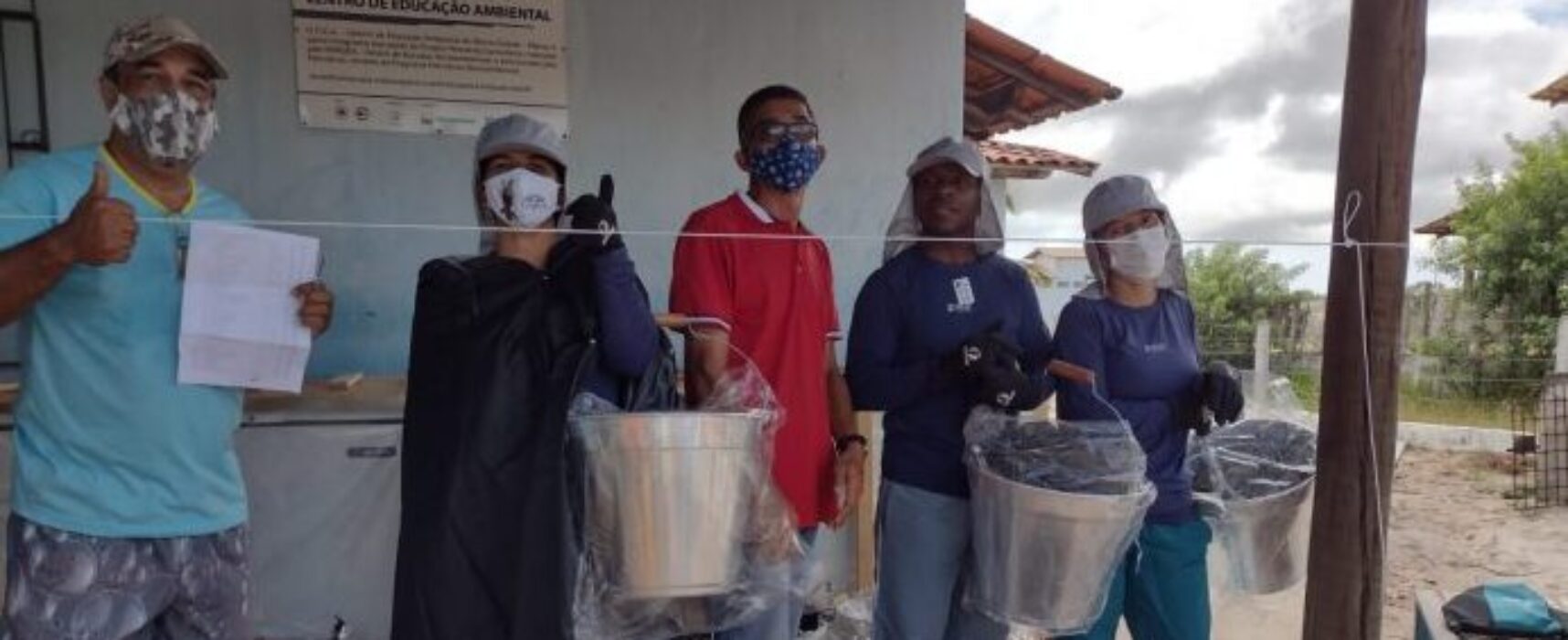 Pescadores e marisqueiros de Maraú recebem equipamentos de trabalho para aumentar a renda