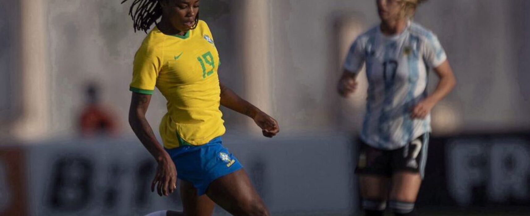 Pia convoca três jogadoras na véspera da estreia em torneio da França