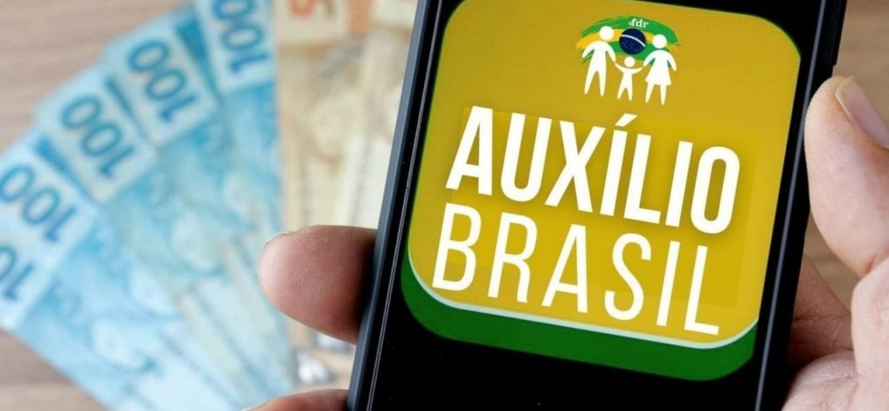 Renda extra de R$ 400 do Auxílio Brasil será paga a partir de segunda