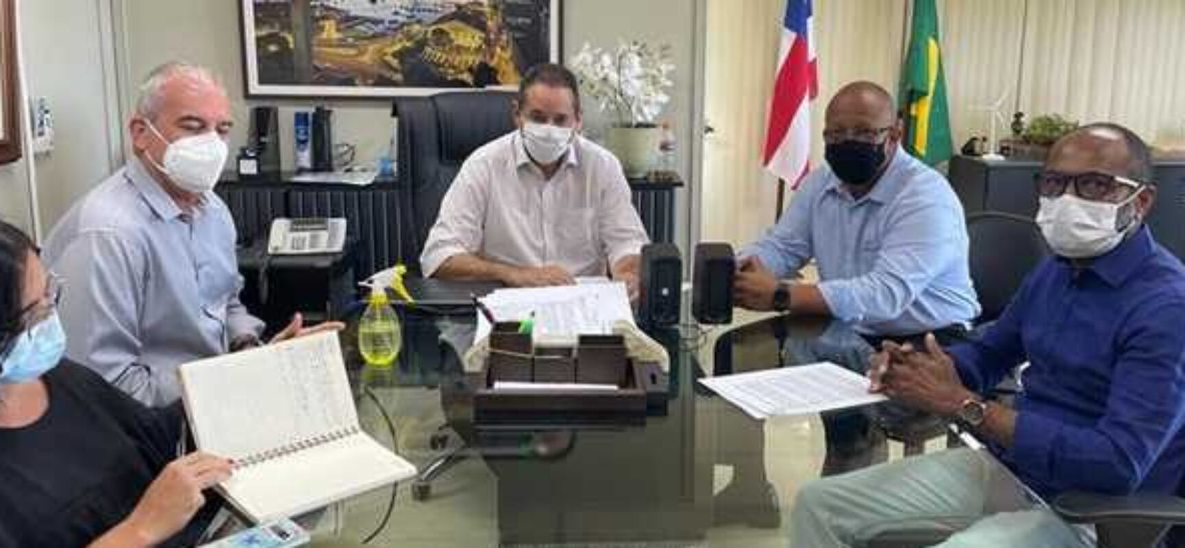 Vice-prefeito Bebeto Galvão discute instalação de indústrias em Ilhéus