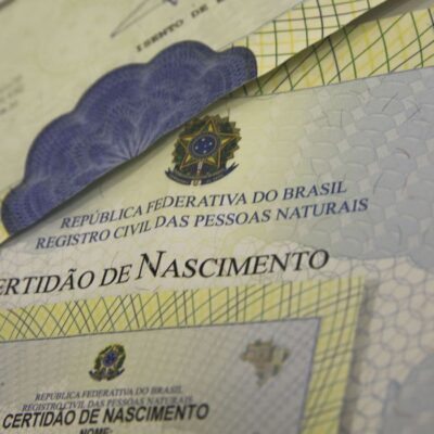 Nova lei permite aos brasileiros mudar de nome com menos burocracia
