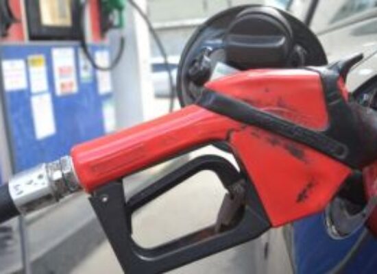 CMO aprova redução de tributos para combustíveis