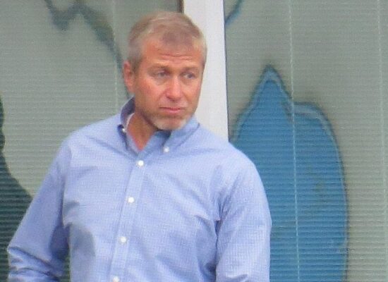 Dono do Chelsea, empresário russo Roman Abramovich decide vender clube