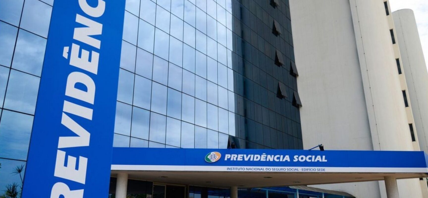Em quarto dia de greve de servidores do INSS, peritos médicos aderem ao movimento