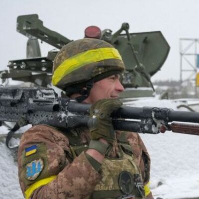 Forças ucranianas avançam a leste de Kiev e russos recuam