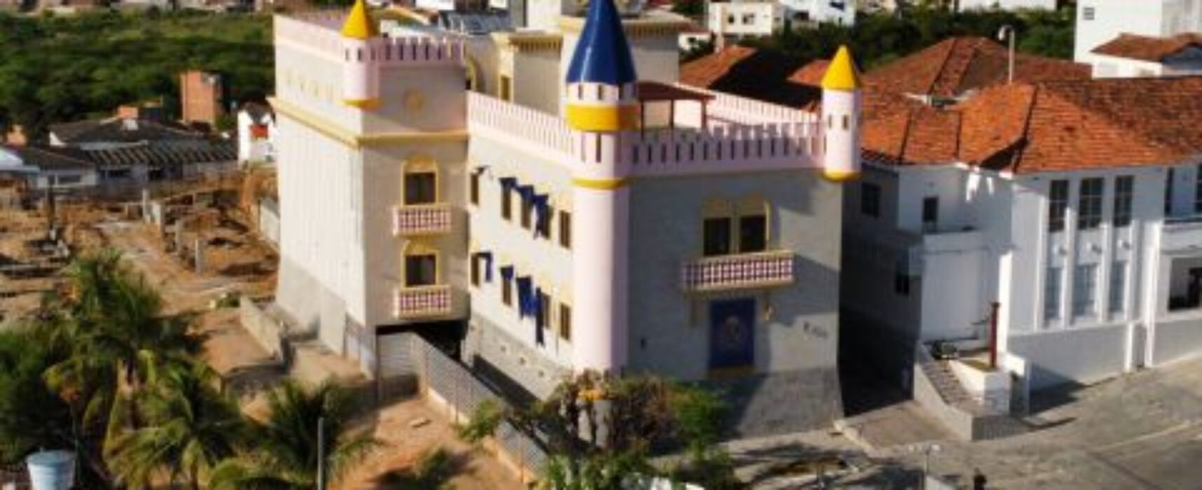 Governo inaugura Hospital em Jequié com formato de castelo