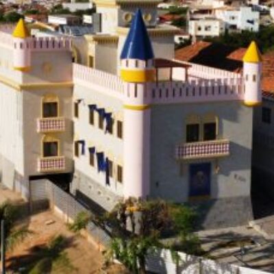 Governo inaugura Hospital em Jequié com formato de castelo
