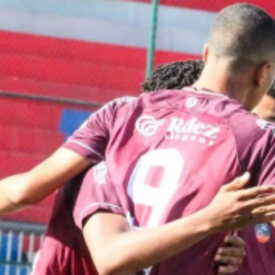 Jacuipense vence Barcelona de Ilhéus e dispara ainda mais na liderança