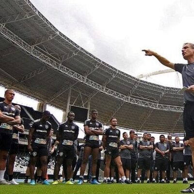 Luís Castro é apresentado oficialmente como novo técnico do Botafogo