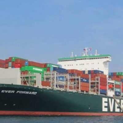 Mais um navio gigante da Evergreen encalha