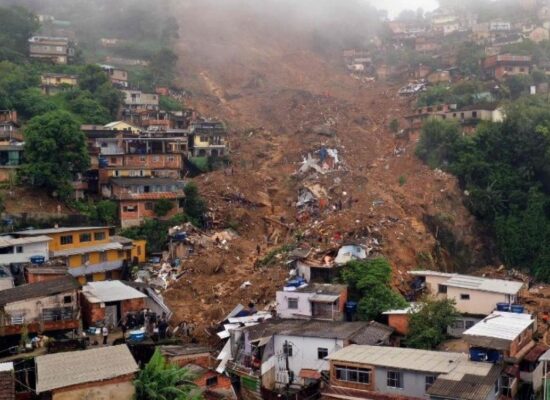 Mortes em tragédia de Petrópolis chegam a 231; cinco pessoas estão desaparecidas