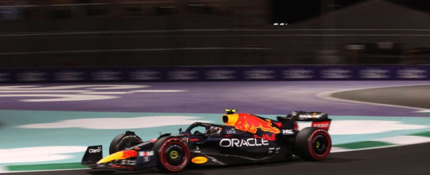 Perez garante primeira pole na F1 da carreira na Arábia Saudita
