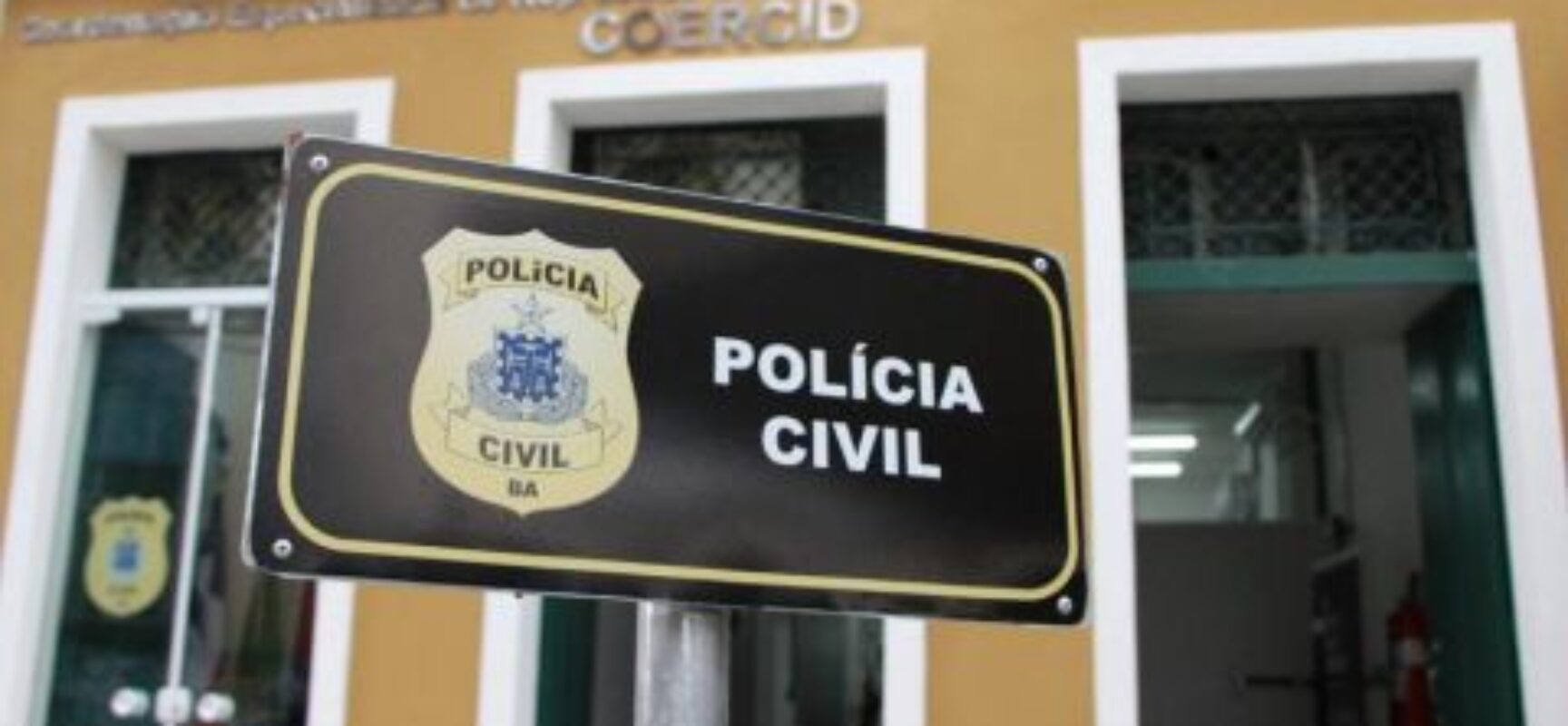 Dupla é presa após cometer golpe via Pix contra cirurgião plástico Dupla é presa após cometer golpe via Pix contra cirurgião plástico