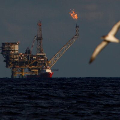 Preços do petróleo sobem e atingem níveis de 14 anos atrás