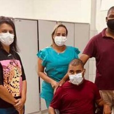 Prefeitura de Ilhéus retoma entrega de cadeiras de rodas para pacientes do NAE