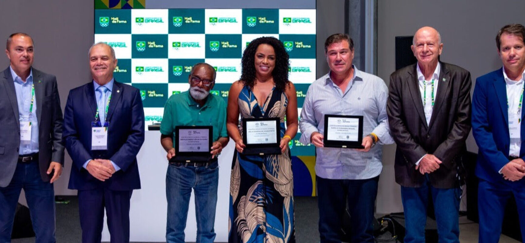 Servílio de Oliveira, Aurélio Miguel e Fofão eternizam mãos pro Hall da Fama durante Congresso Olímpico