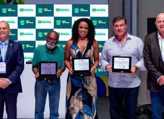 Servílio de Oliveira, Aurélio Miguel e Fofão eternizam mãos pro Hall da Fama durante Congresso Olímpico
