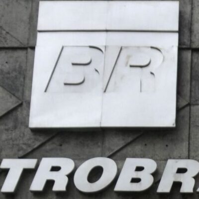 Temor de judicialização e risco de desabastecimento e deflagraram mega-reajuste da Petrobras