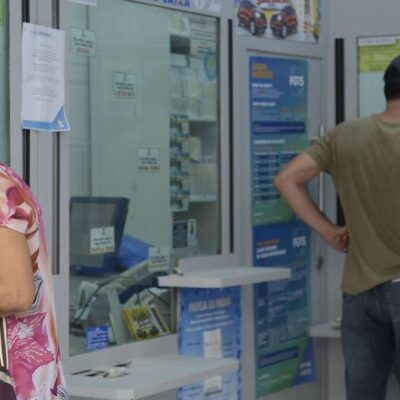 Trabalhadores poderão sacar até R$ 1 mil de contas do FGTS